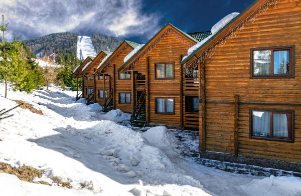 Log Chalet Refinishing Service