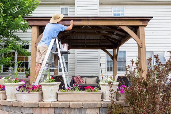 Outdoor Structure Staining